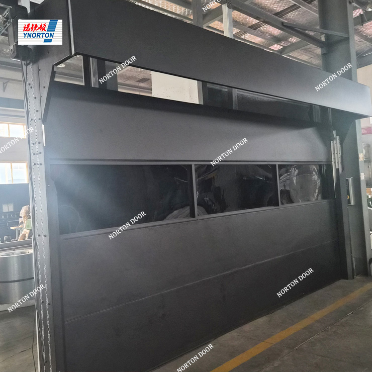 Norton folding door features